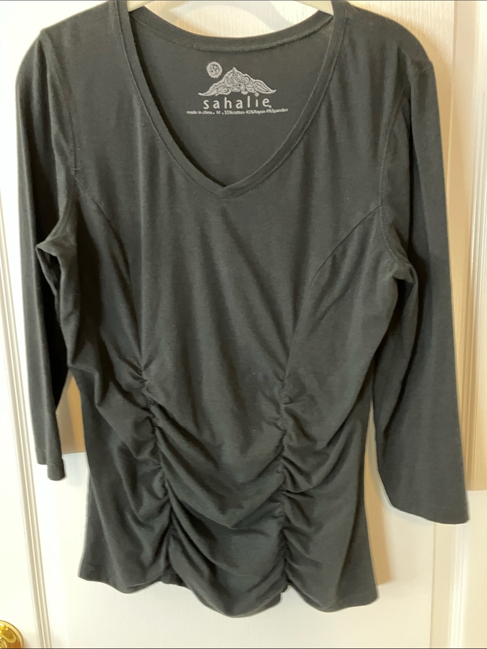Sahalie medium black top